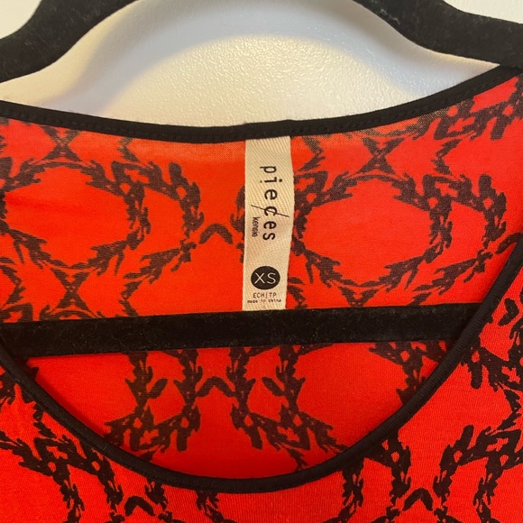 Kenzie Red Pattern Top - Picture 2 of 5